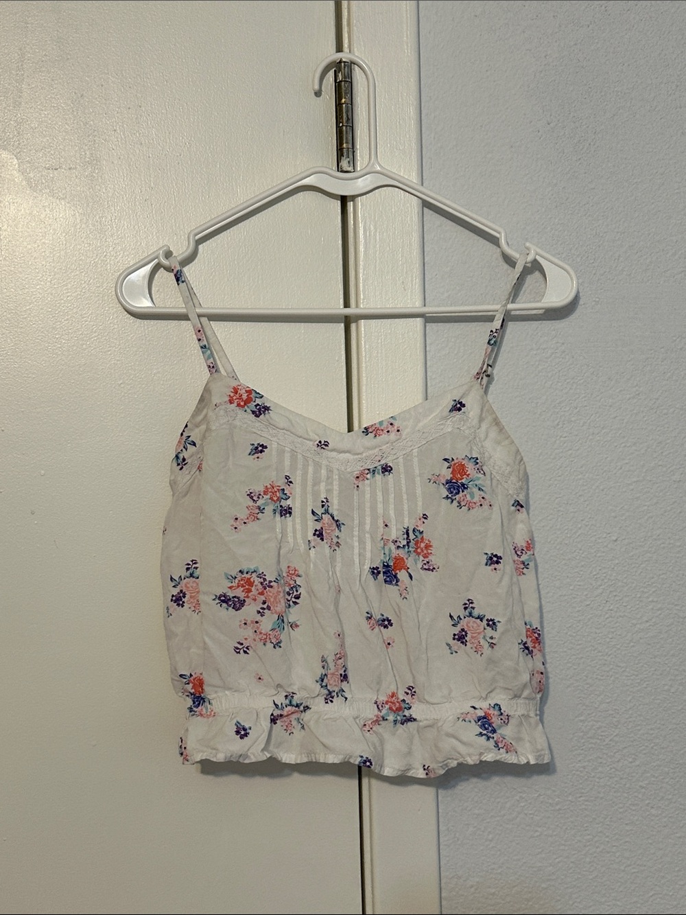 Garage White Floral Pintuck Tank Top
